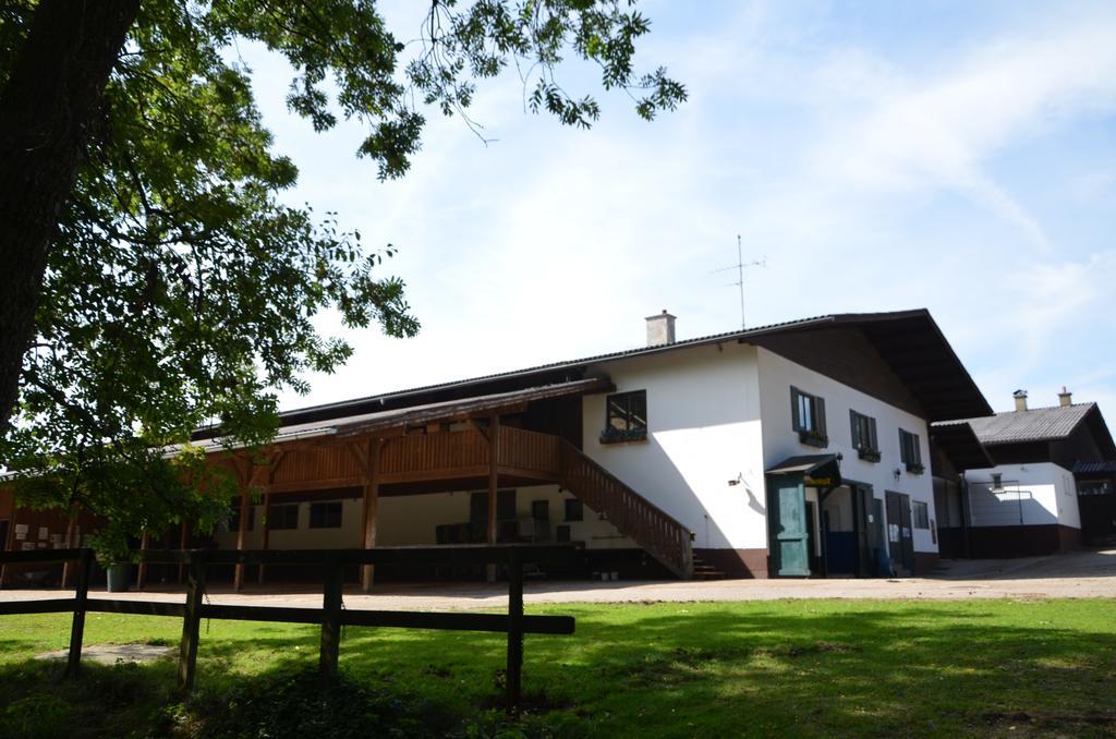 Hotel Reitzentrum Hausruckhof Ampflwang im Hausruckwald Екстериор снимка