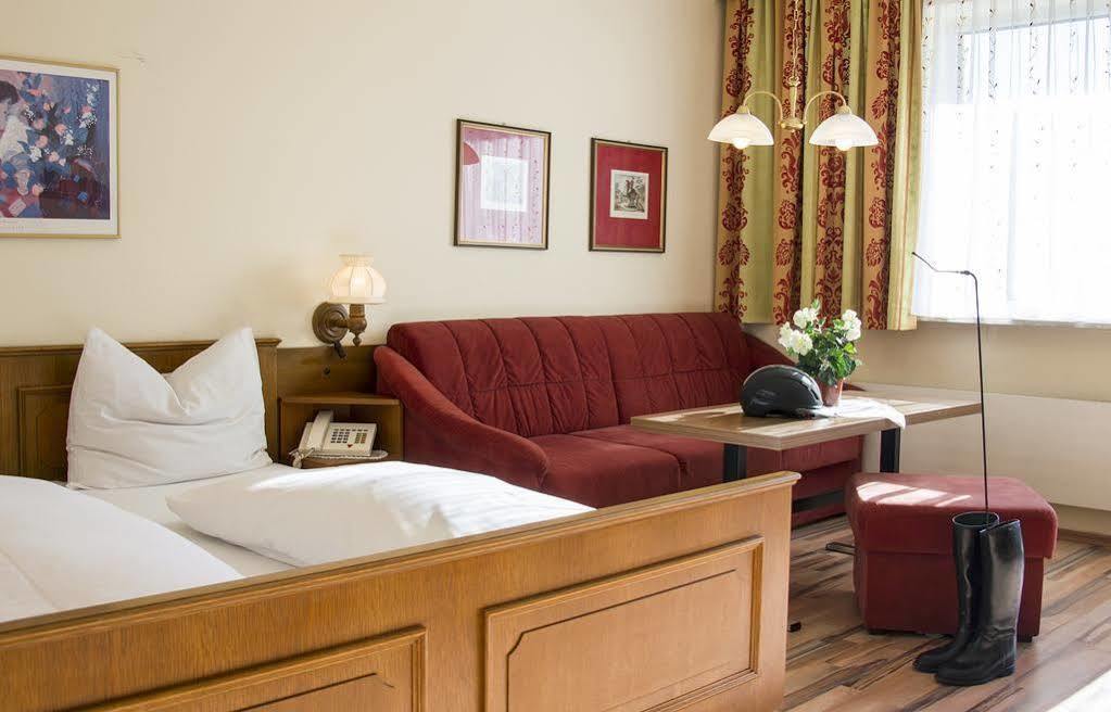 Hotel Reitzentrum Hausruckhof Ampflwang im Hausruckwald Екстериор снимка